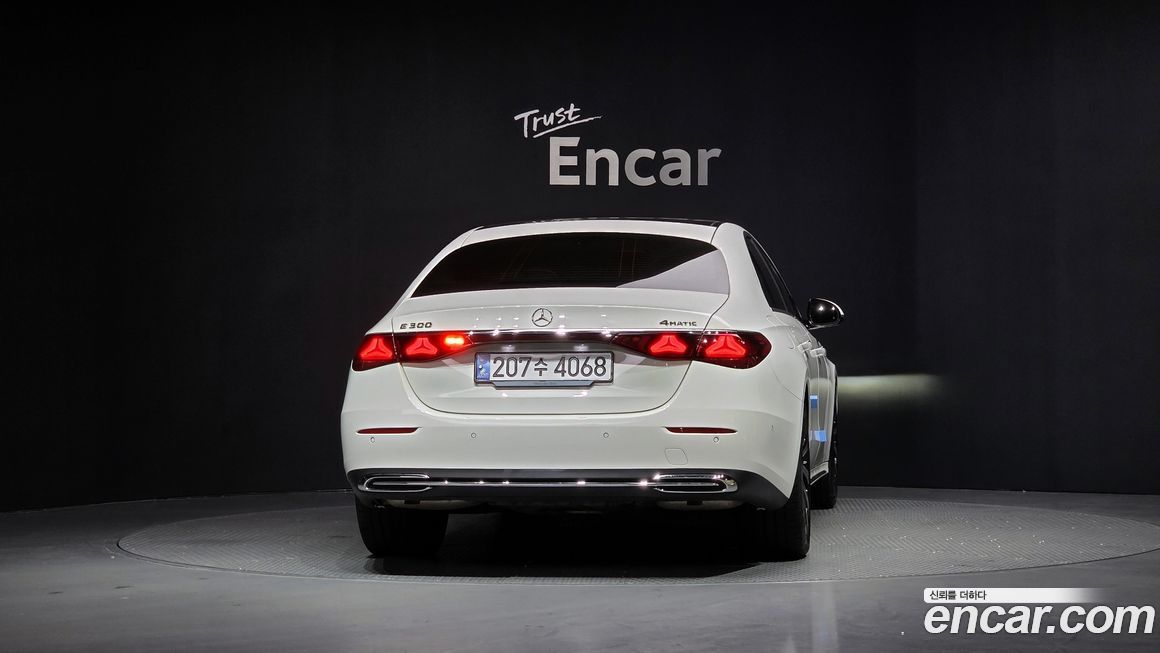 Mercedes-Benz E-Class 2024