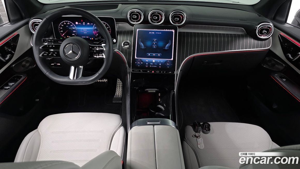 Mercedes-Benz GLC-Class 2025