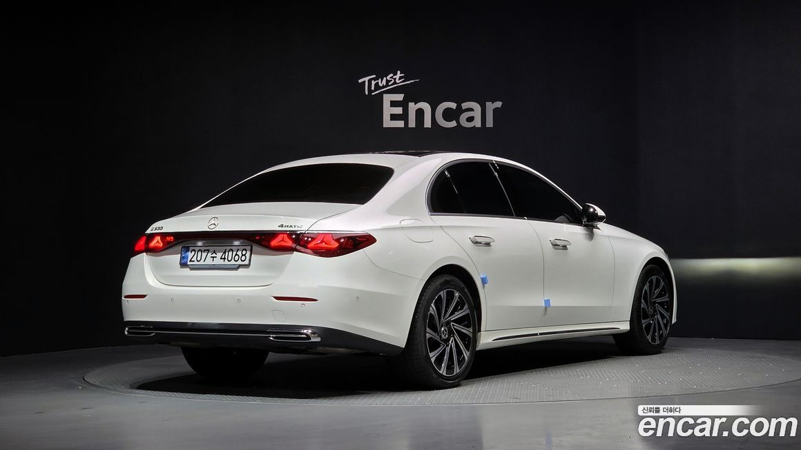 Mercedes-Benz E-Class 2024