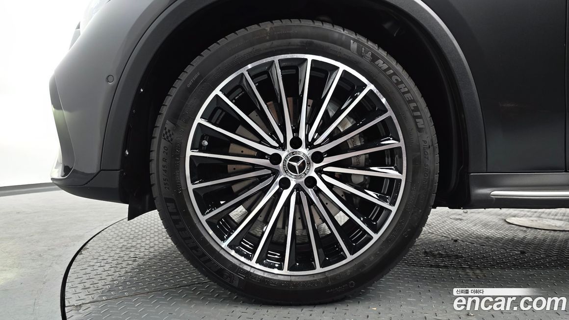 Mercedes-Benz GLC-Class 2025