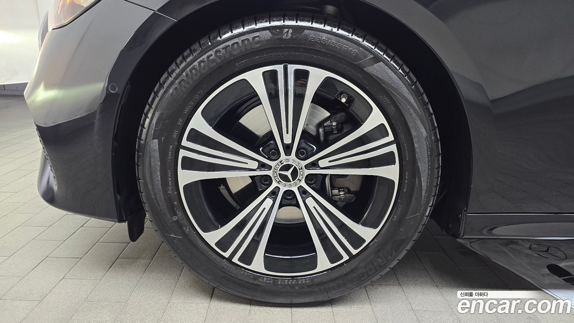 Mercedes-Benz E-Class 2025