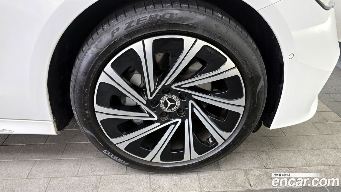 Mercedes-Benz E-Class 2024
