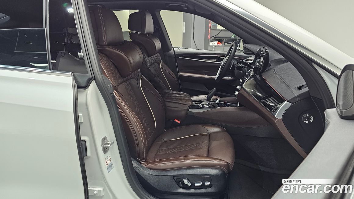 BMW Gran Turismo 2023