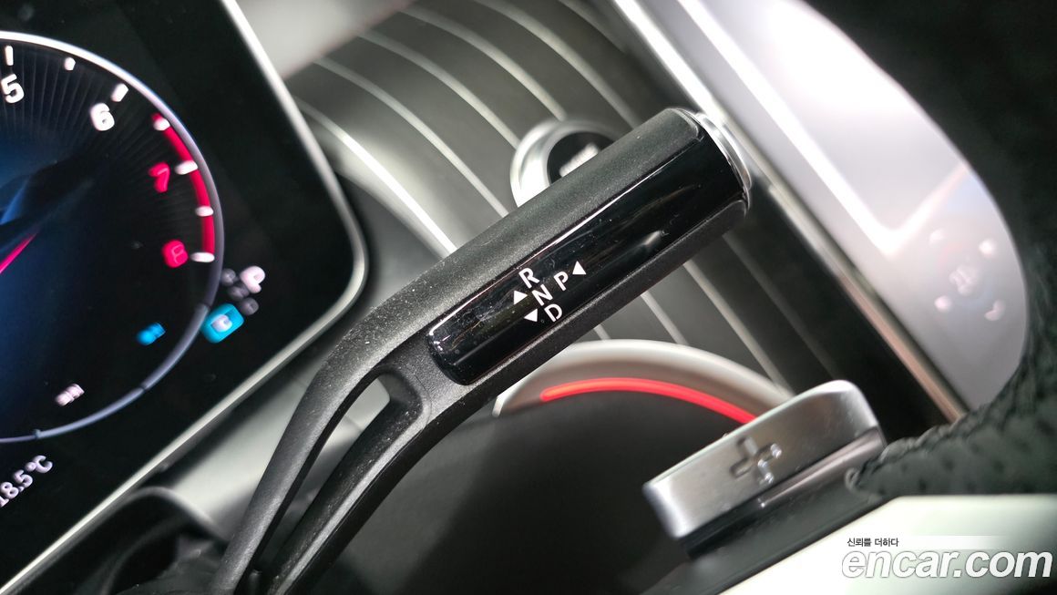 Mercedes-Benz GLC-Class 2025