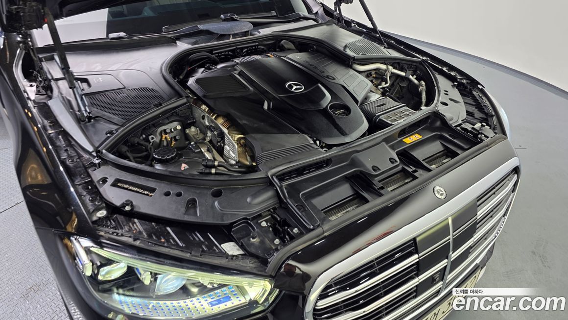 Mercedes-Benz S-Class 2021