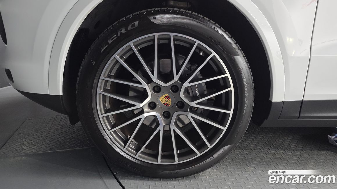 Porsche Cayenne 2021