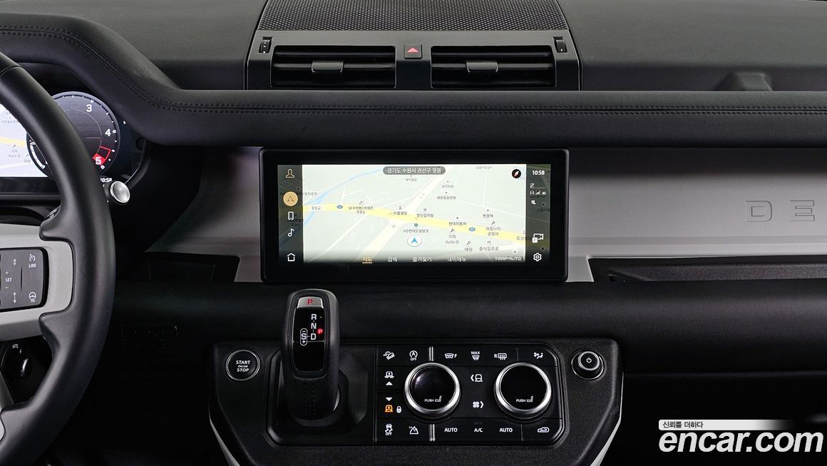 Land Rover Defender 2024