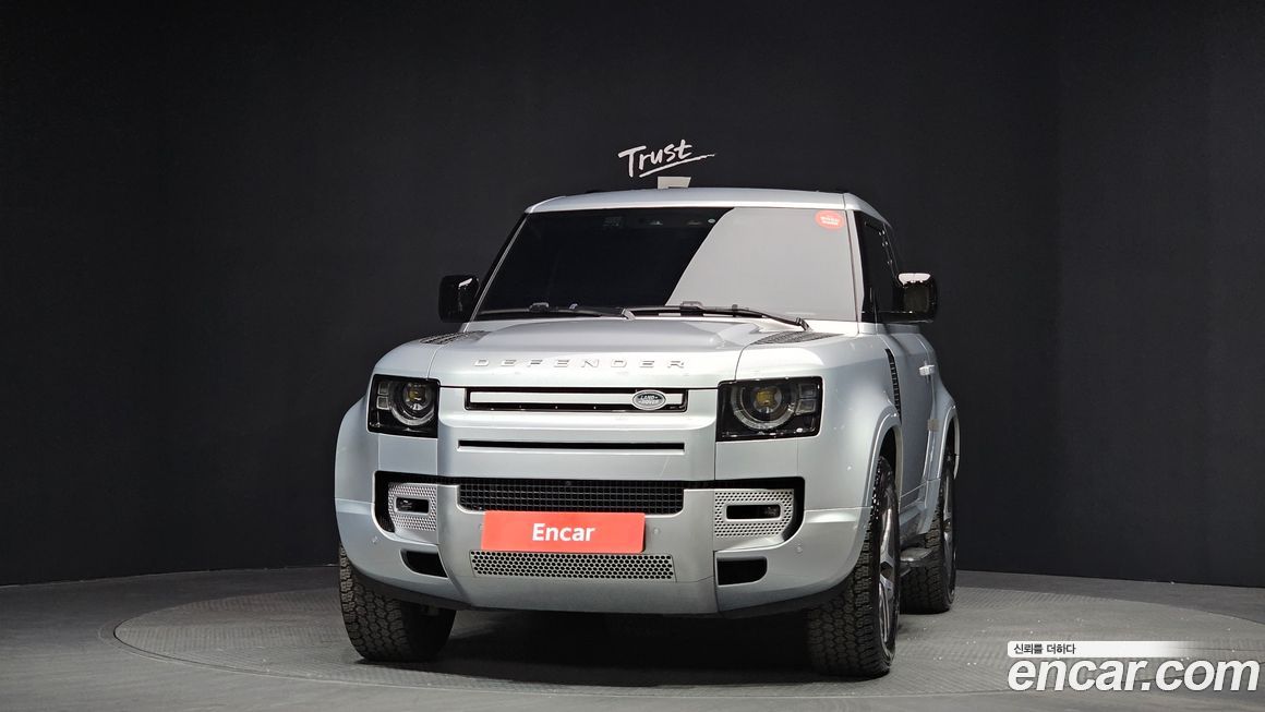 Land Rover Defender 2024