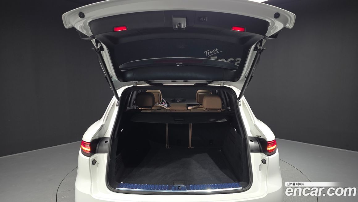 Porsche Cayenne 2021