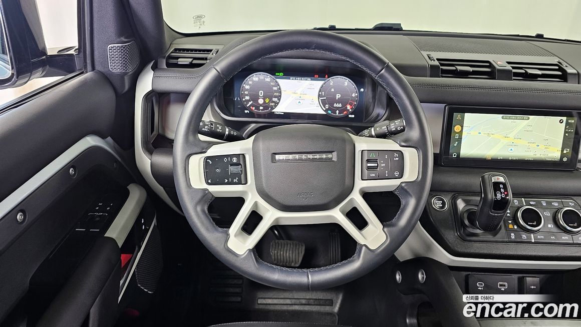 Land Rover Defender 2024