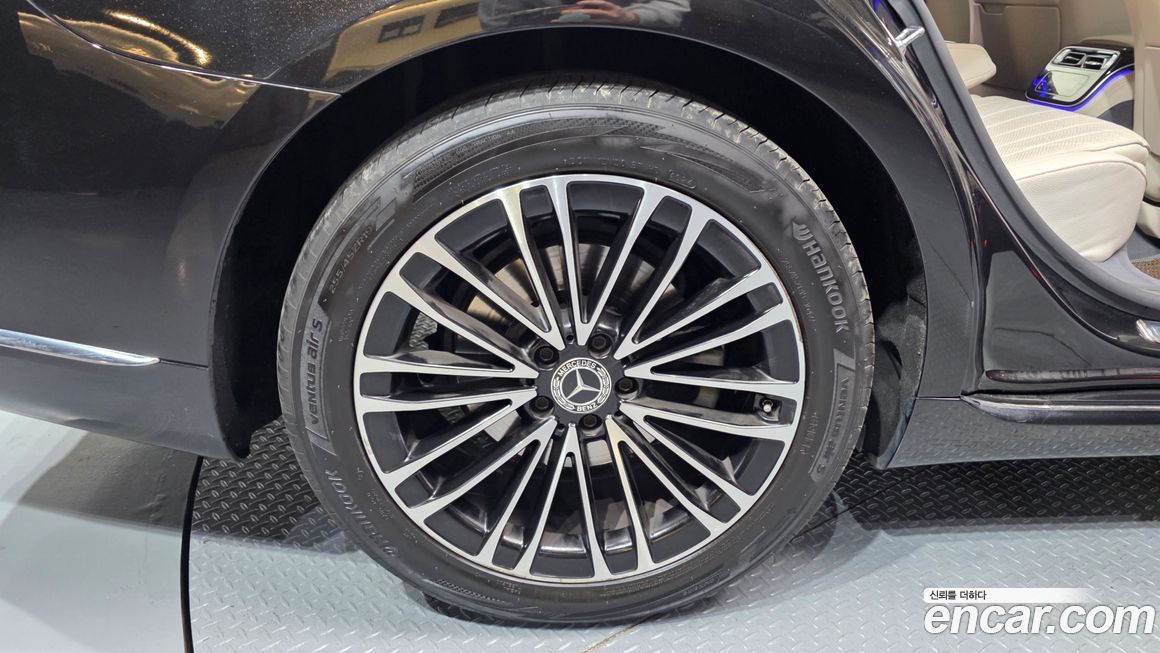 Mercedes-Benz S-Class 2021