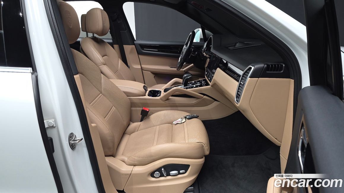 Porsche Cayenne 2021