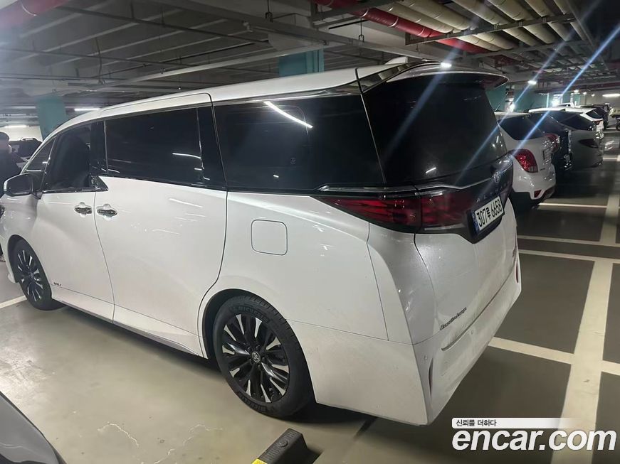 Toyota Alphard 2024