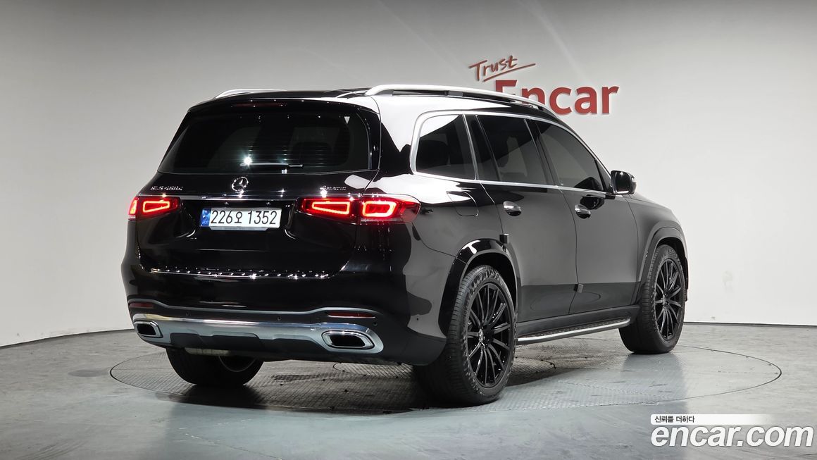 Mercedes-Benz GLS-Class 2023