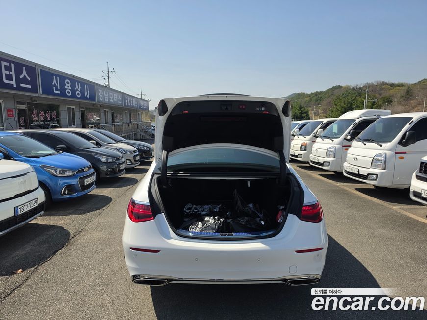 Mercedes-Benz S-Class 2024