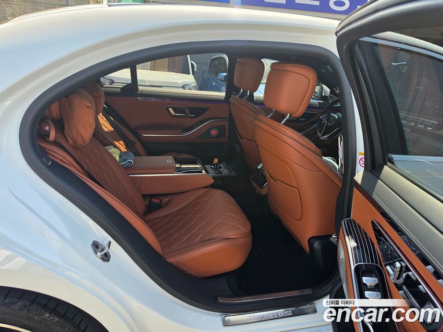 Mercedes-Benz S-Class 2024