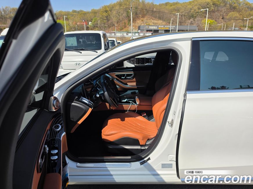 Mercedes-Benz S-Class 2024