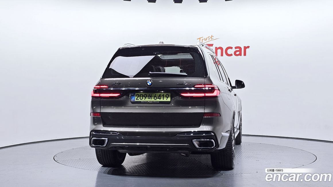 BMW X7 2025