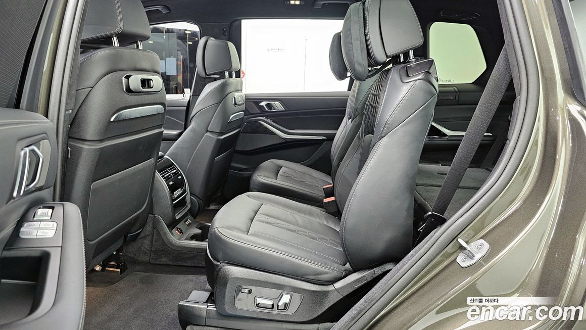 BMW X7 2025