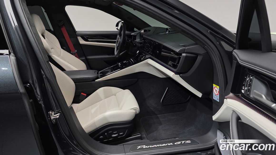 Porsche Panamera 2025