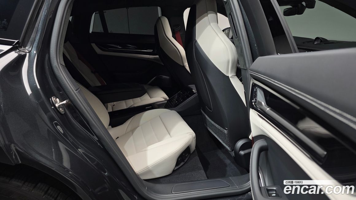 Porsche Panamera 2025