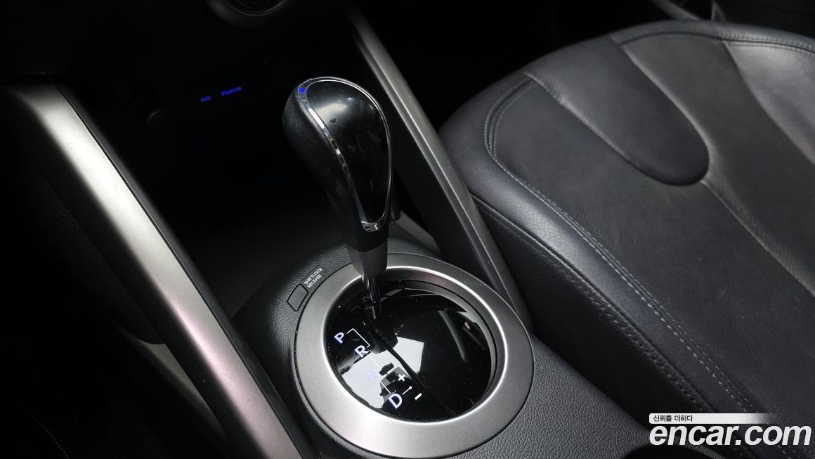 Hyundai Veloster 2012