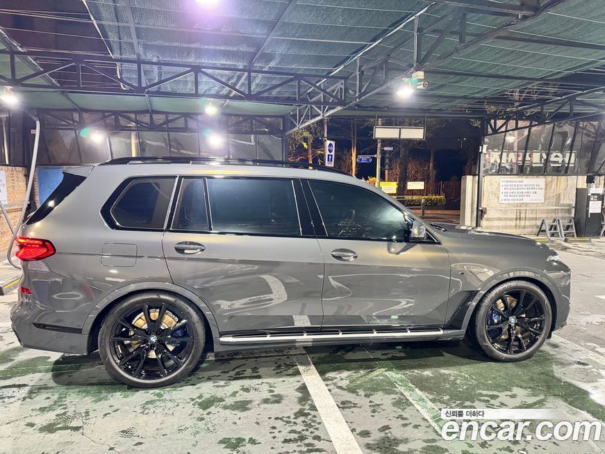 BMW X7 2025