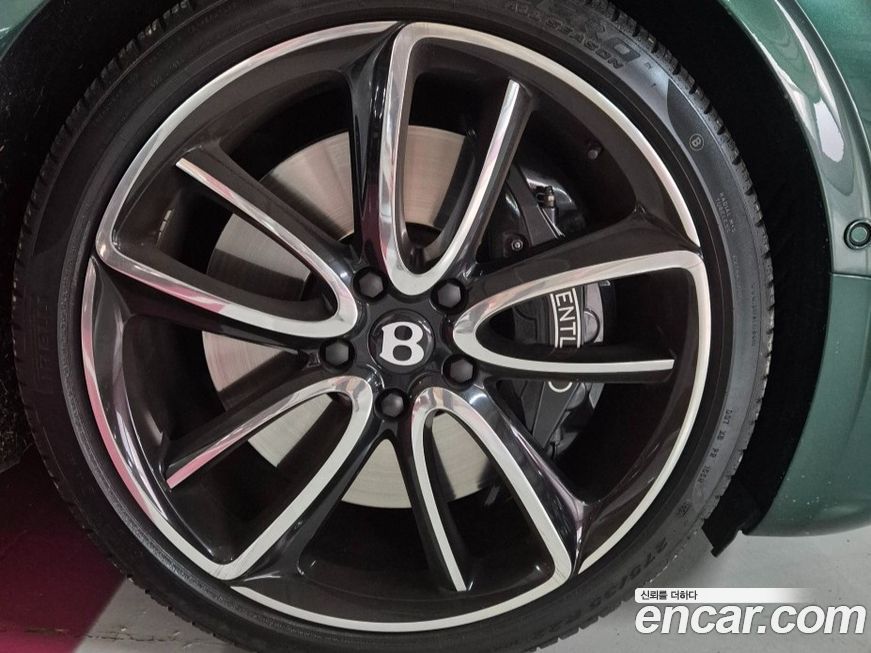 Bentley Continental 2022