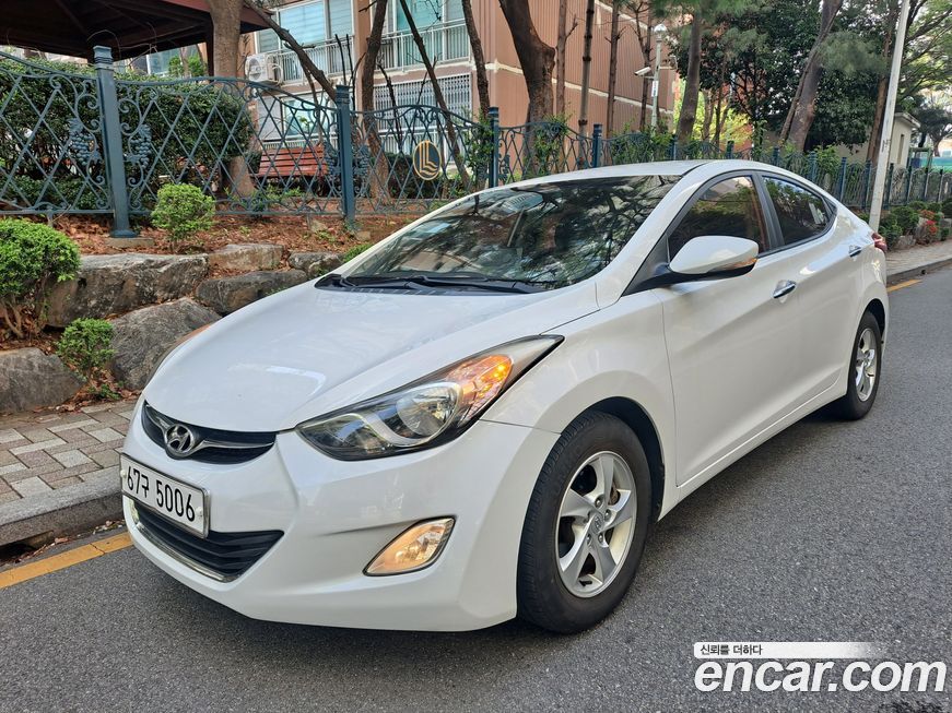 Hyundai AVANTE 2011