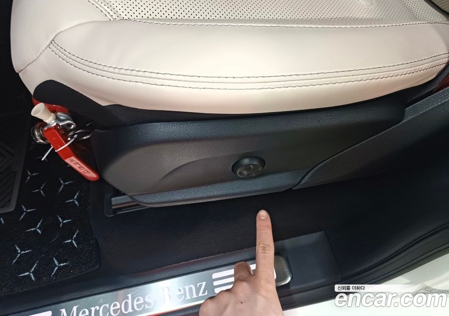 Mercedes-Benz G-Class 2025