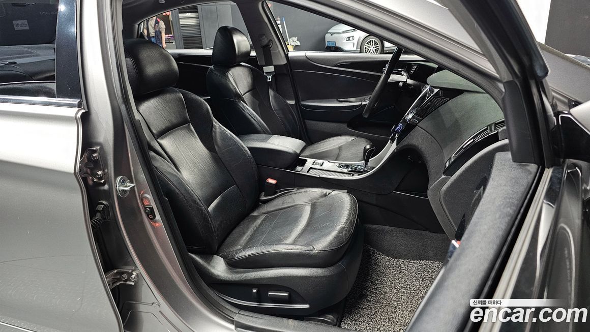 Hyundai Sonata 2010
