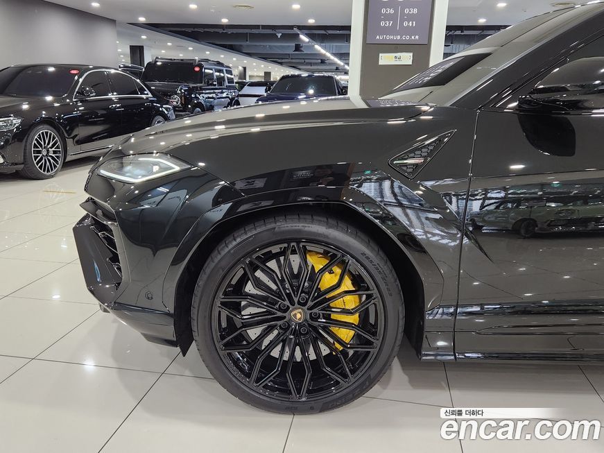 Lamborghini Urus 2025