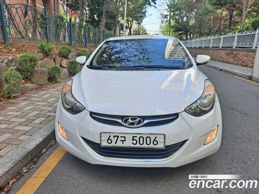 Hyundai AVANTE 2011