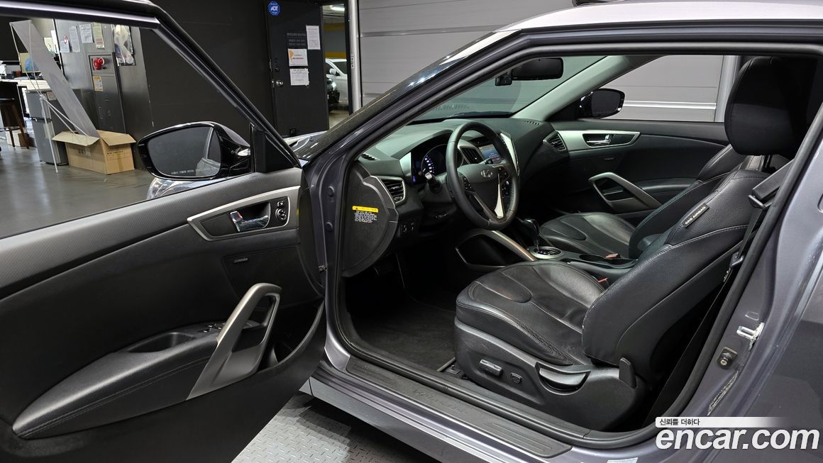 Hyundai Veloster 2012