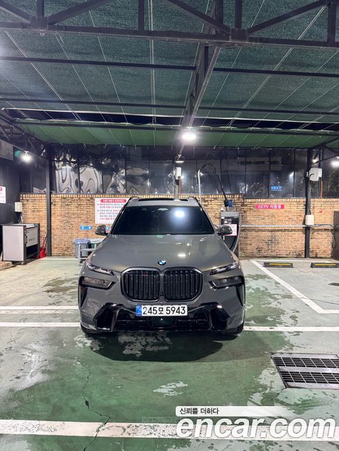 BMW X7 2025