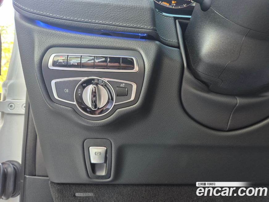 Mercedes-Benz G-Class 2024