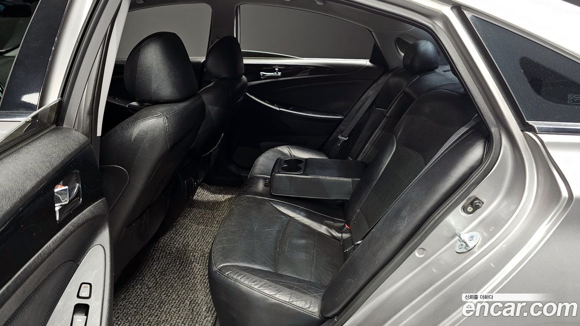 Hyundai Sonata 2010