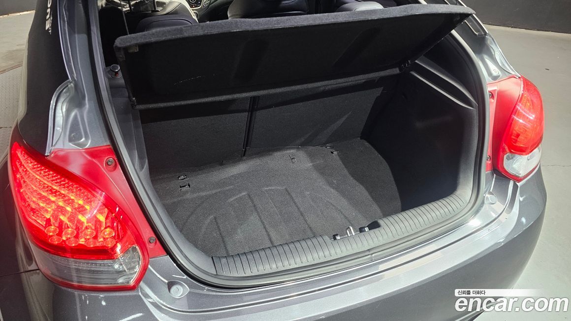 Hyundai Veloster 2012