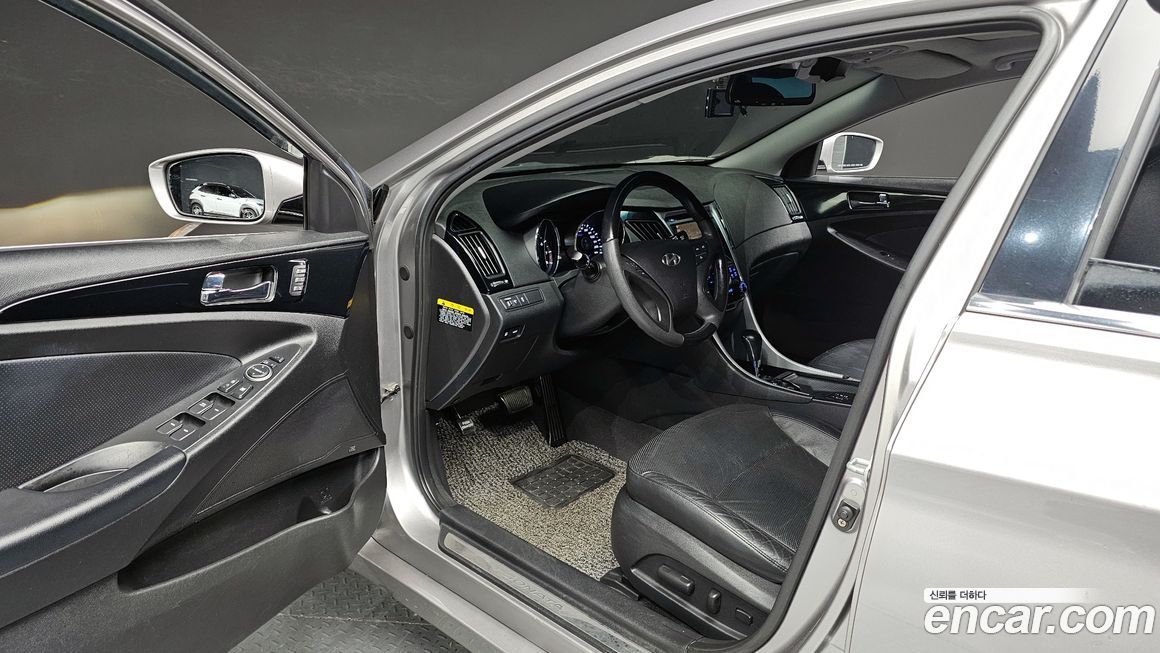 Hyundai Sonata 2010