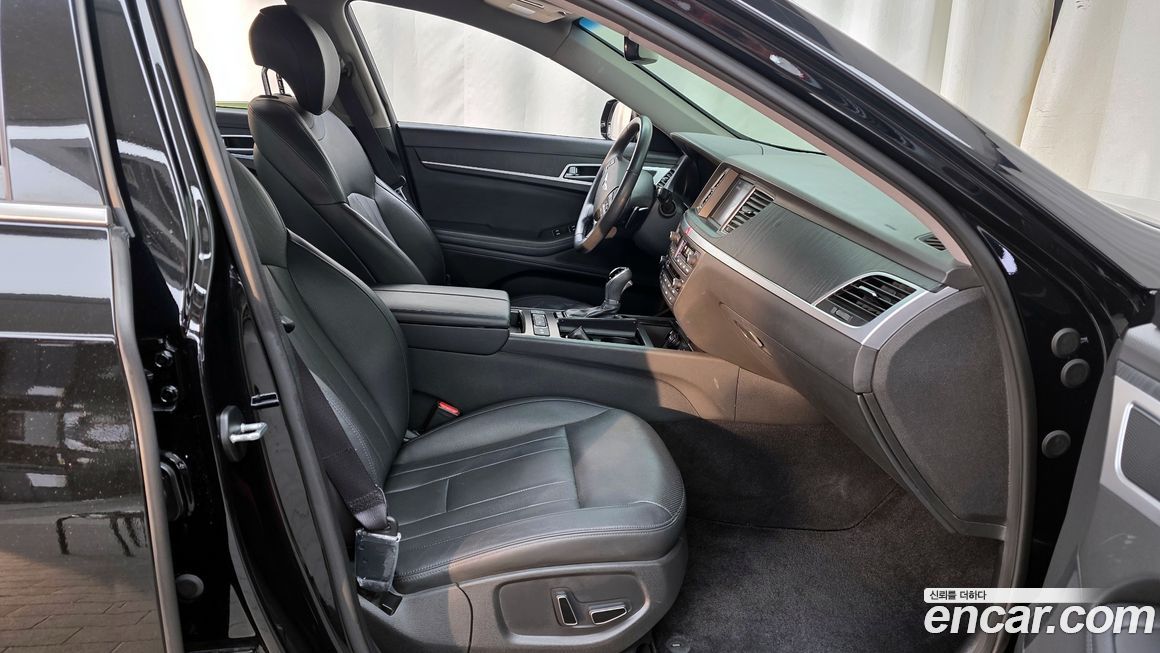 Hyundai Genesis 2016