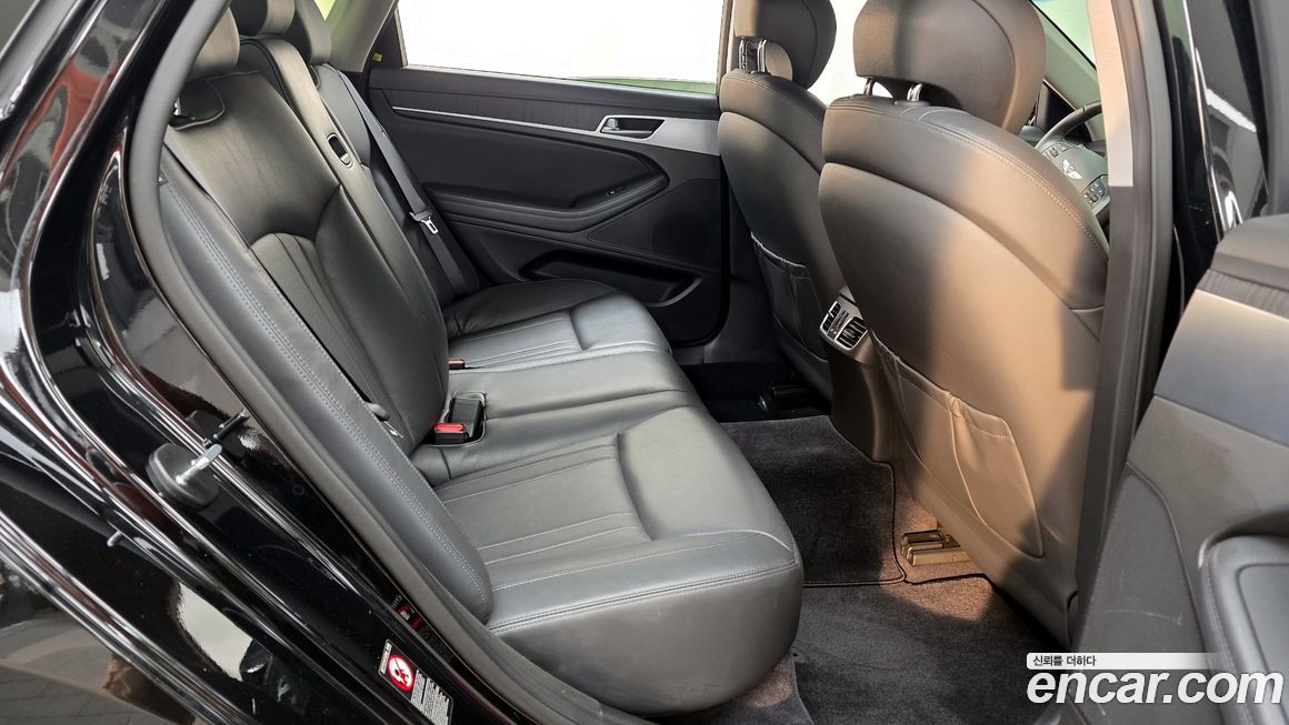 Hyundai Genesis 2016