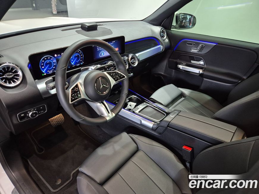 Mercedes-Benz EQB 2026