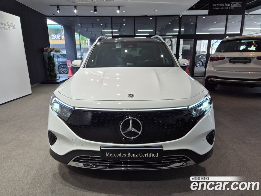 Mercedes-Benz EQB 2026