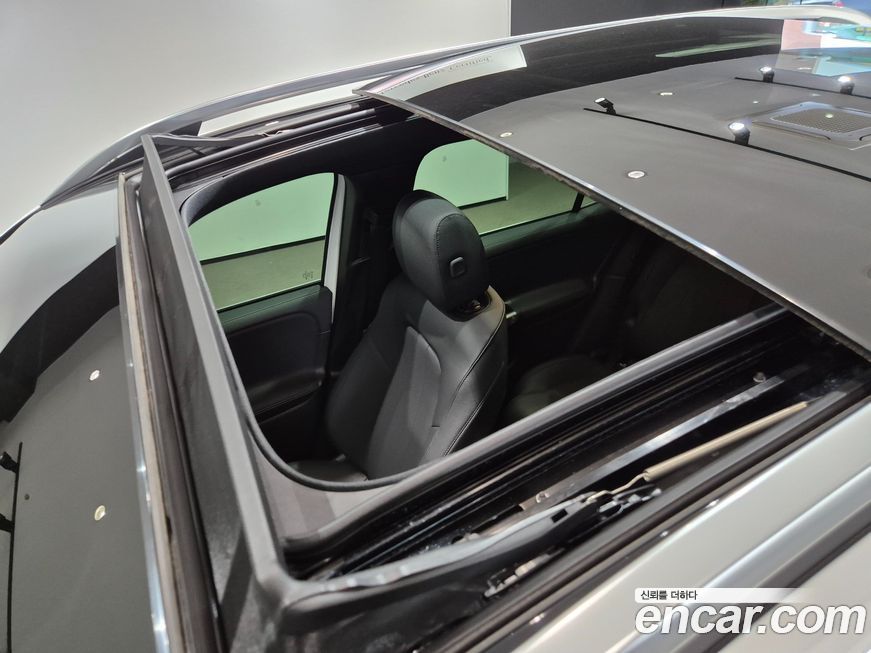 Mercedes-Benz EQB 2026