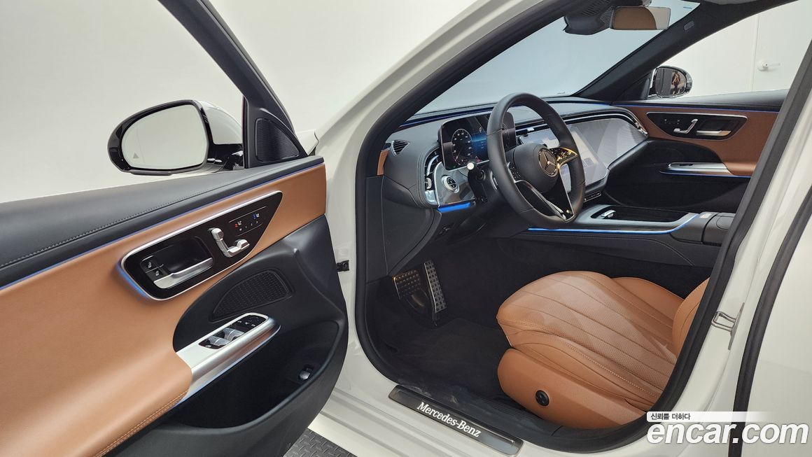 Mercedes-Benz E-Class 2024