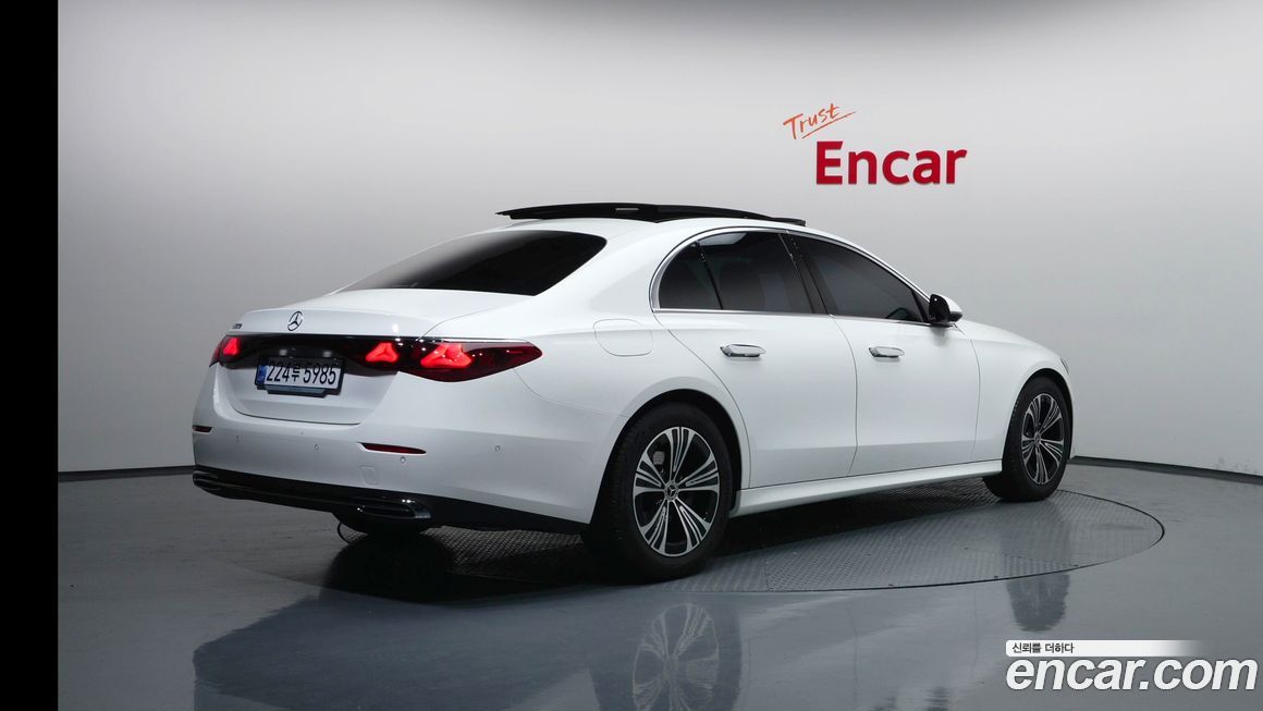 Mercedes-Benz E-Class 2024