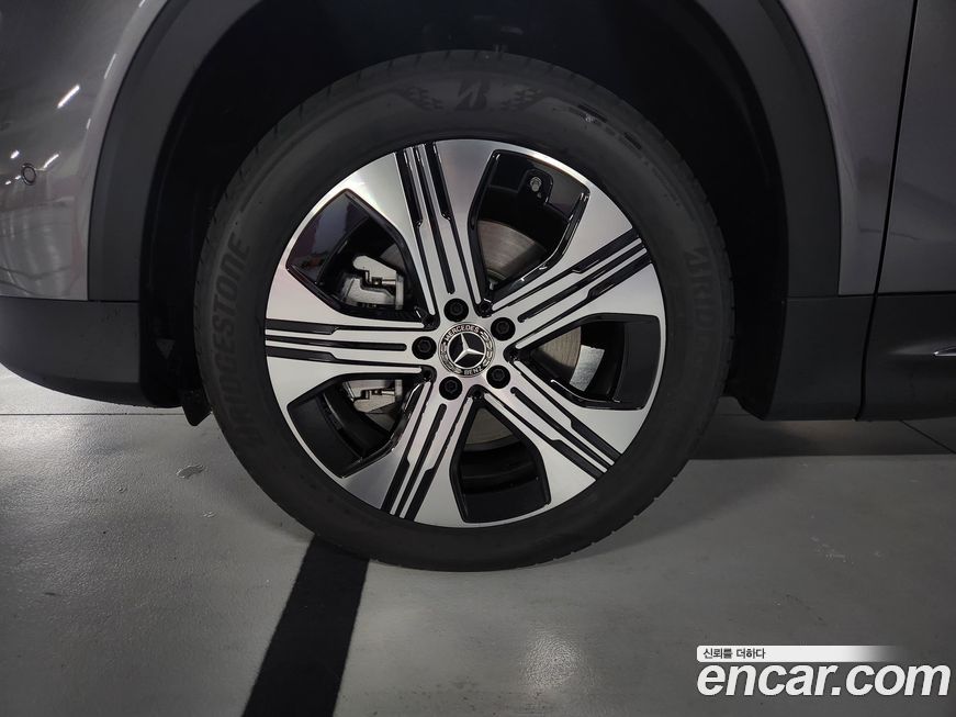 Mercedes-Benz EQB 2026