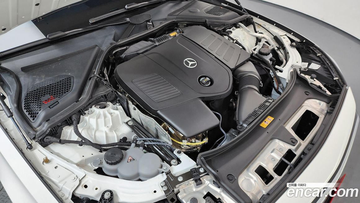 Mercedes-Benz E-Class 2024