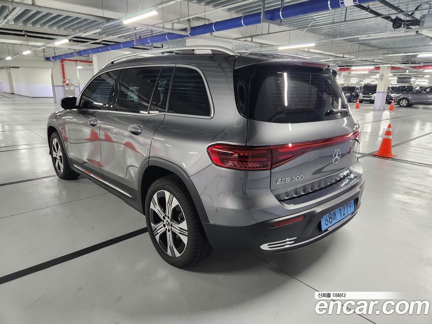 Mercedes-Benz EQB 2026