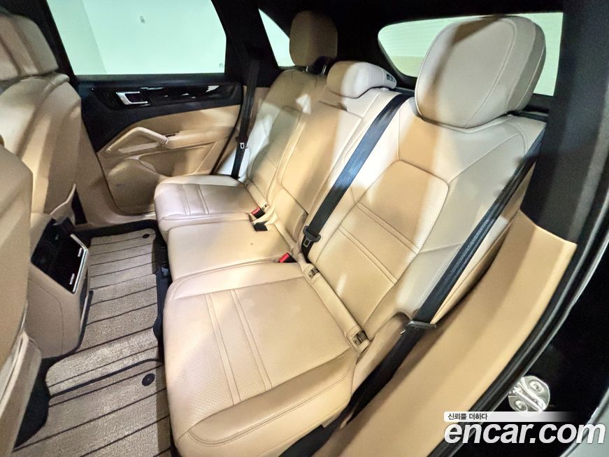 Porsche Cayenne 2021